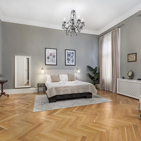 Spacious Victorian Residence By Grand Boulevard Budapeste Exterior foto
